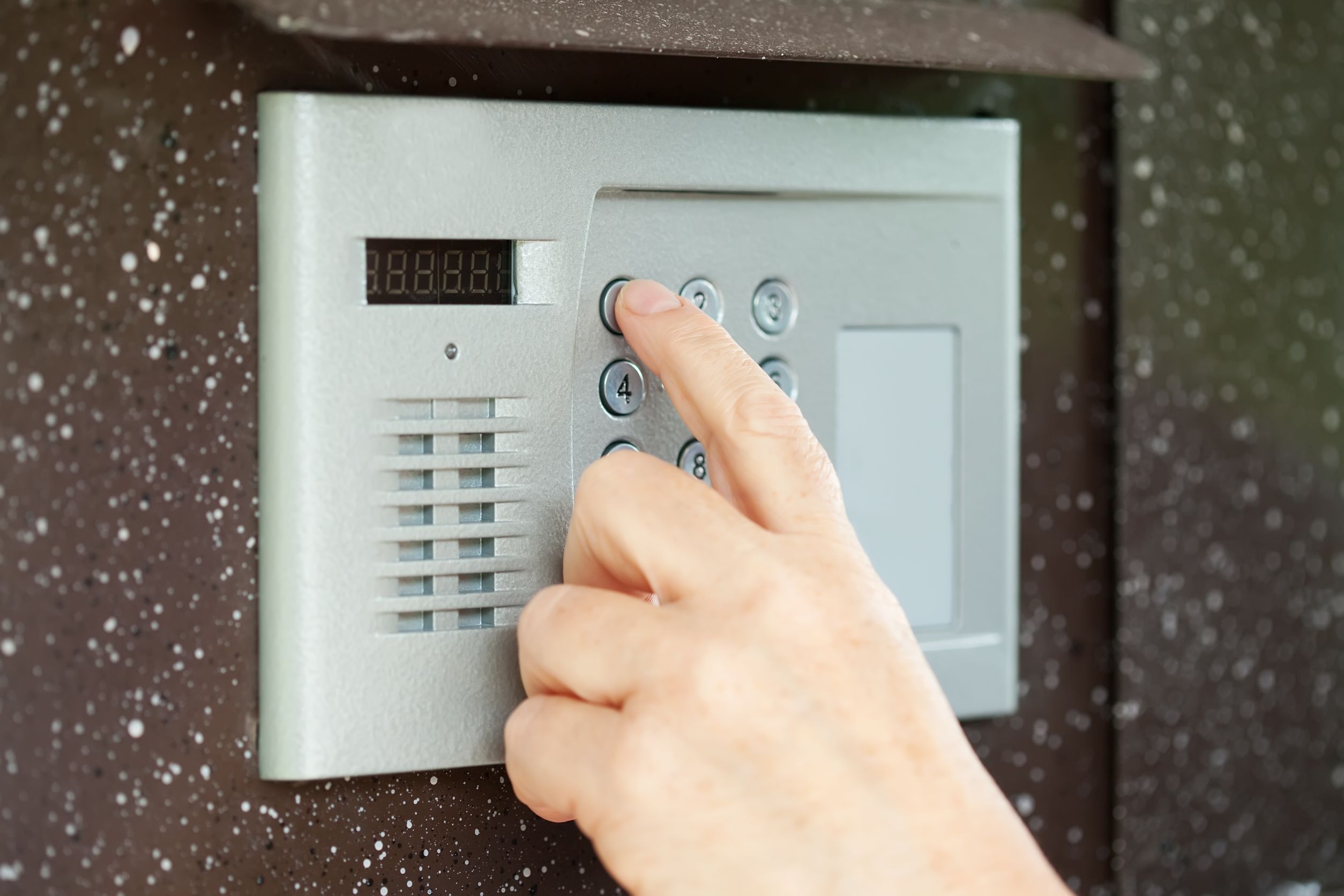 Alarm Systems in Cardiff – Selecting a Suitable Type of CCTV for the Right Application